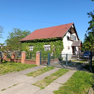 Csal&aacute;di h&aacute;z Kunhegyesen